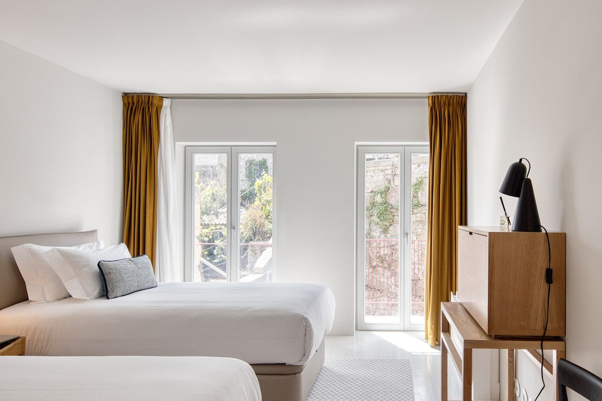 Spacious Duplex w/ private Garden & Swimming pool gallery image 4