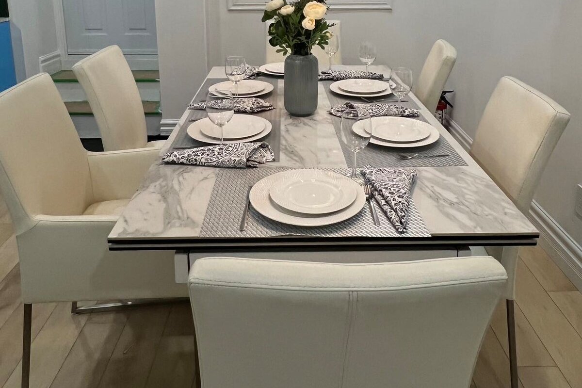 MTL downtown 3BDR 3bath 1 parking (least 31 days) gallery image 4