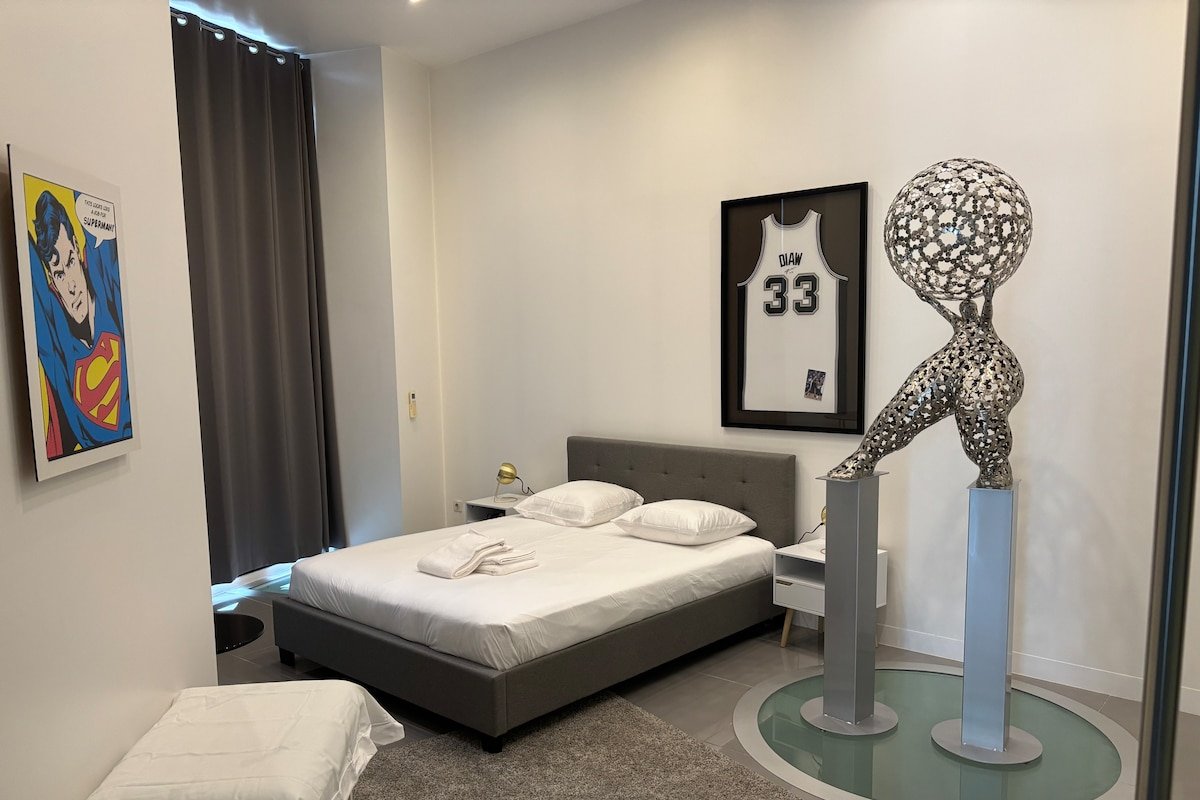 Espace luxueux 230m2 6ch parking sécurisés offerts gallery image 4