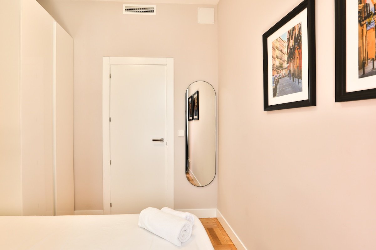 Madrid centro/GranVía/Sol/Plaza Mayor/Callao gallery image 5