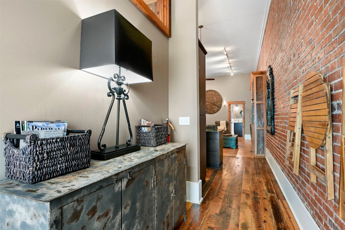 The Lofts at Church St. #101/102 gallery image 2