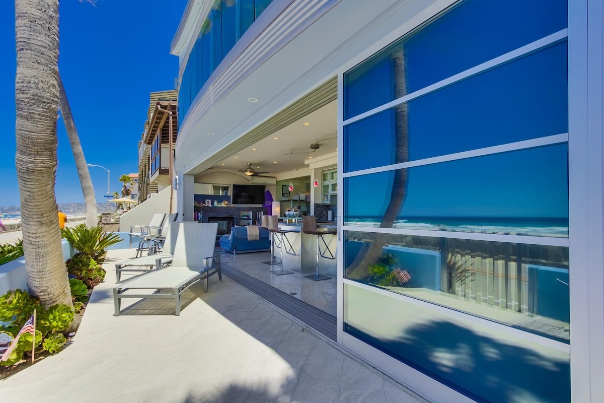 Modern Oceanfront Living | Liquid Blue 1 | MB gallery image 5