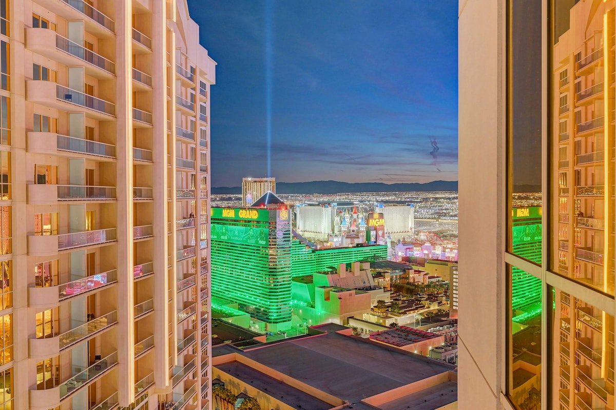 Jackpot! 34th floor Penthouse on Vegas Strip! gallery image 2
