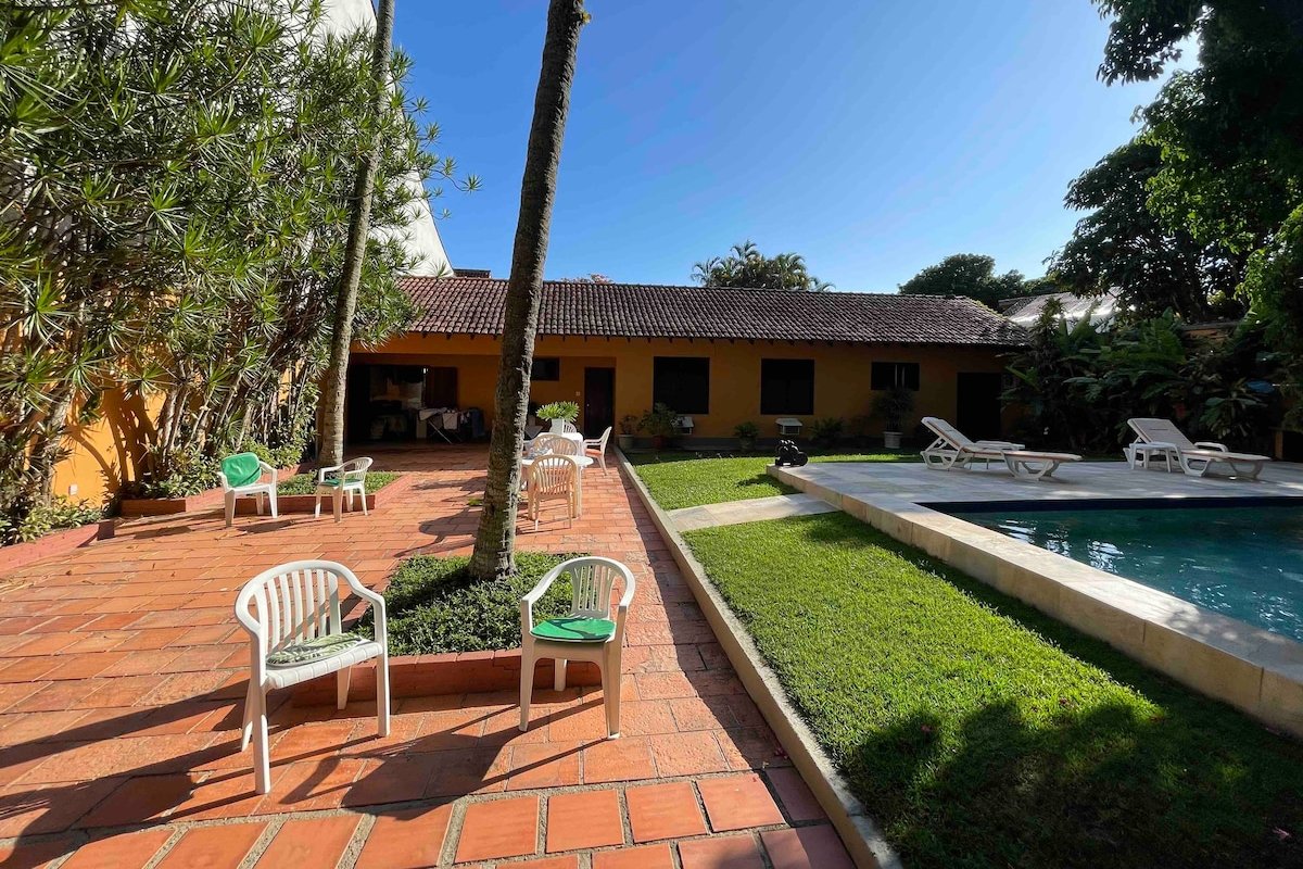 Tropical sun filled house & pool gallery image 3