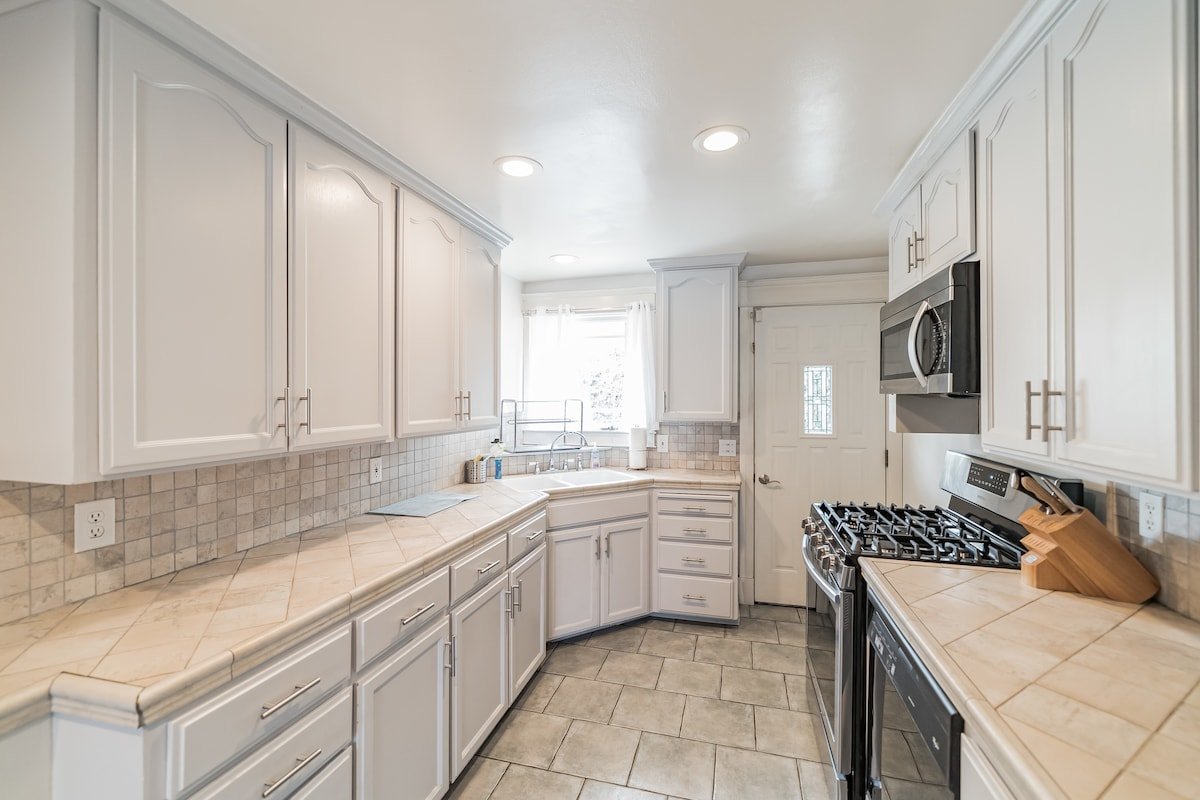 6 BD Home/Guest Suite, Pool – Downtown Mtn View gallery image 5