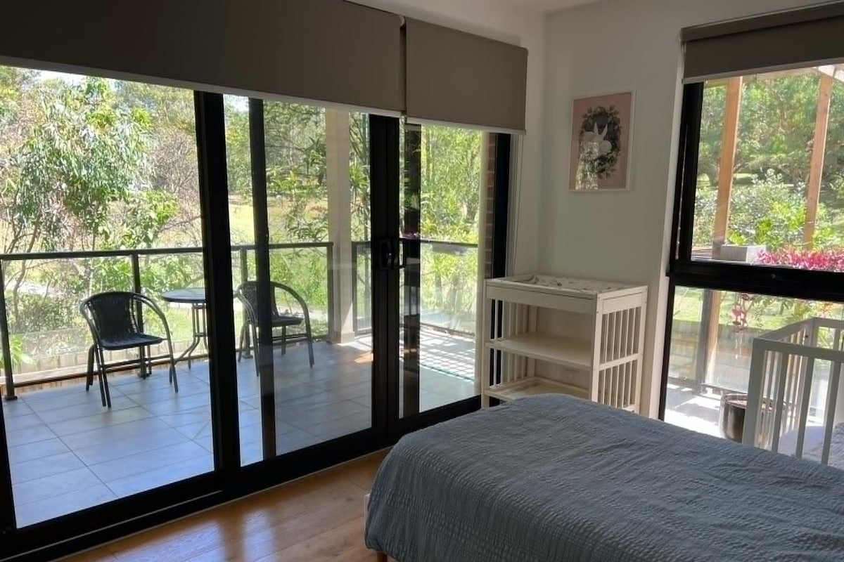 Cosy Entire Home Apartment with 3 bedrooms gallery image 3