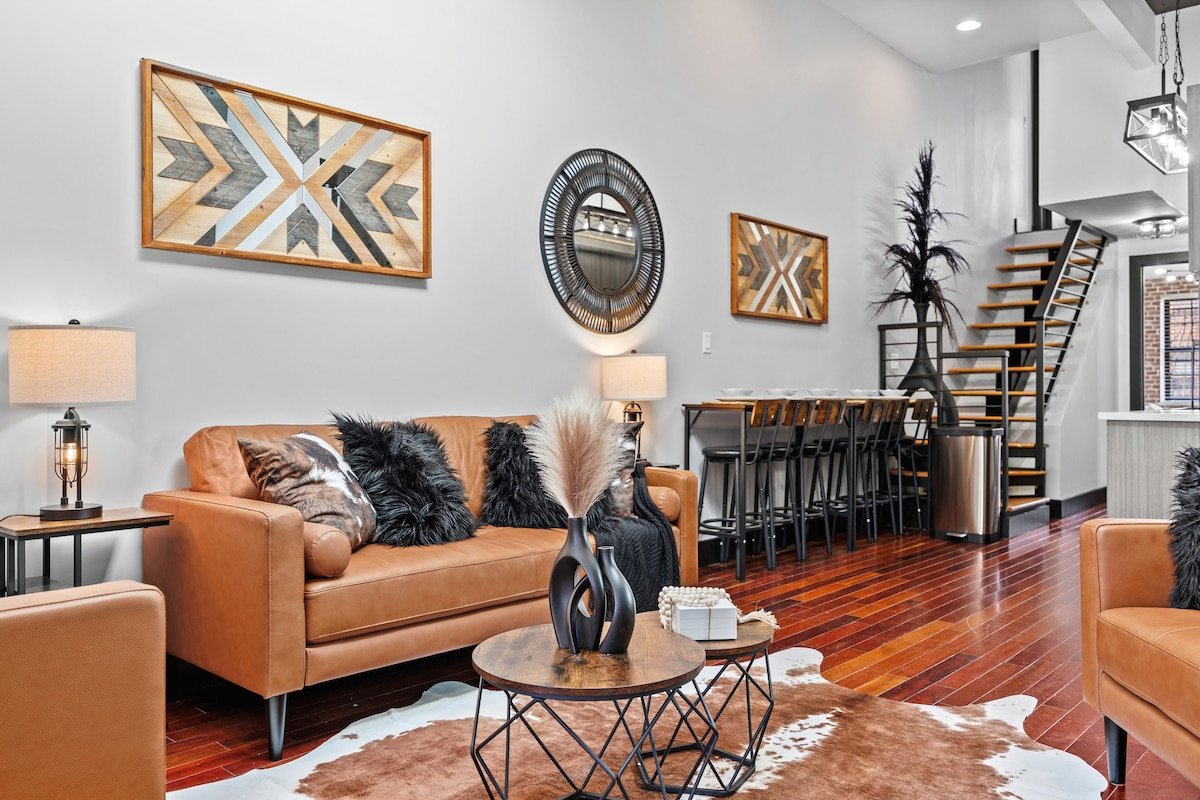 Rustic-Chic 4BR for Groups– Bushwick’s Finest Stay gallery image 2