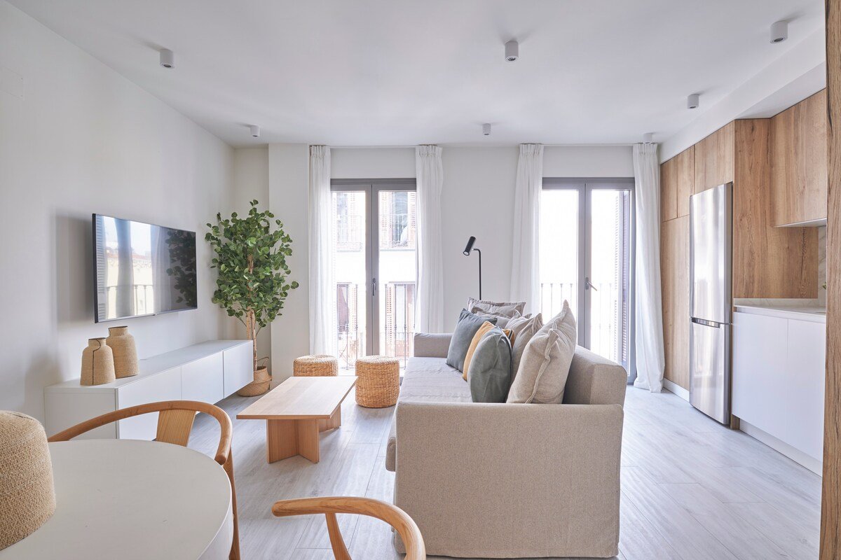 Modern apartment with balconies and natural light gallery image 3