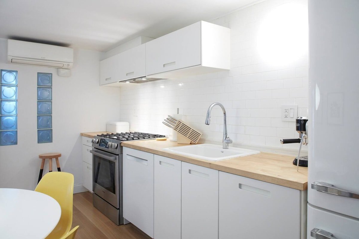 Mid-Century Modern Guest-suite in Greenpoint gallery image 5