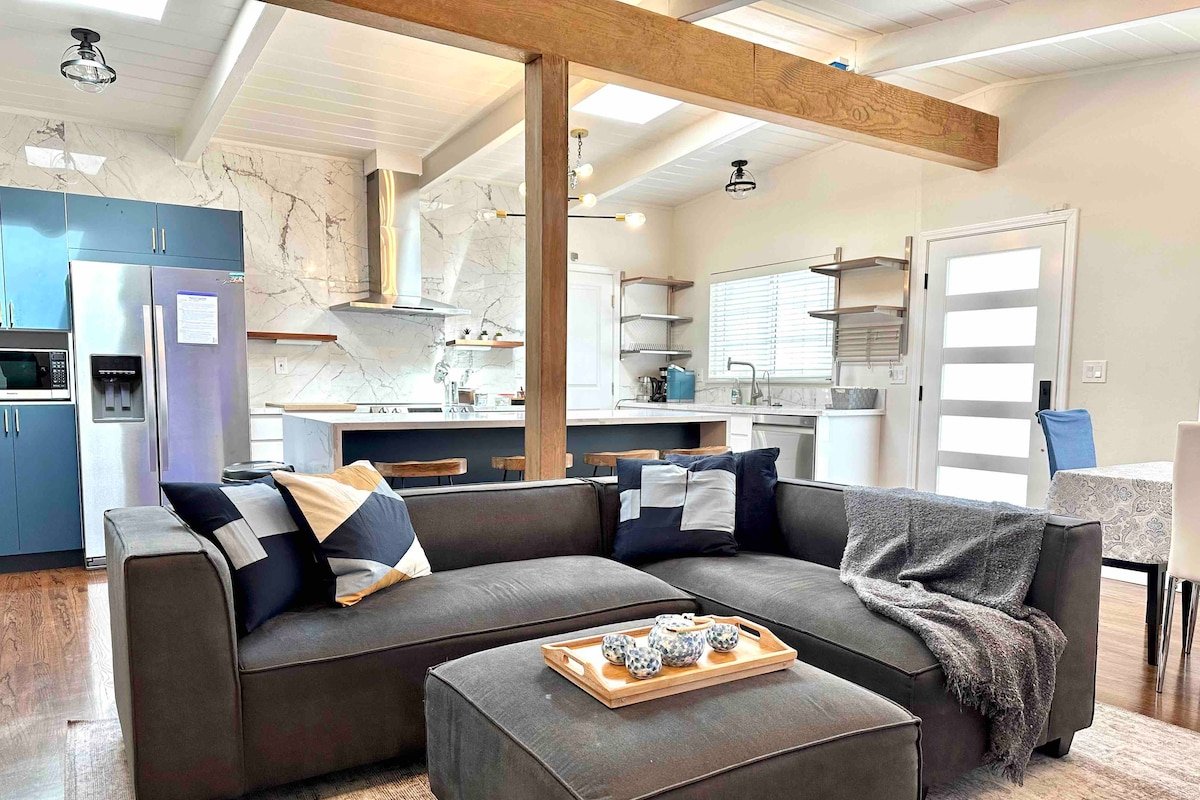 Splendid Custom Bungalow | Stanford | Meta | IKEA gallery image 3