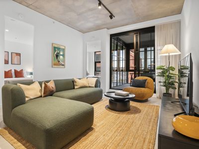 Modern, Luxury Retreat – Gym | Pool | Hot Tub