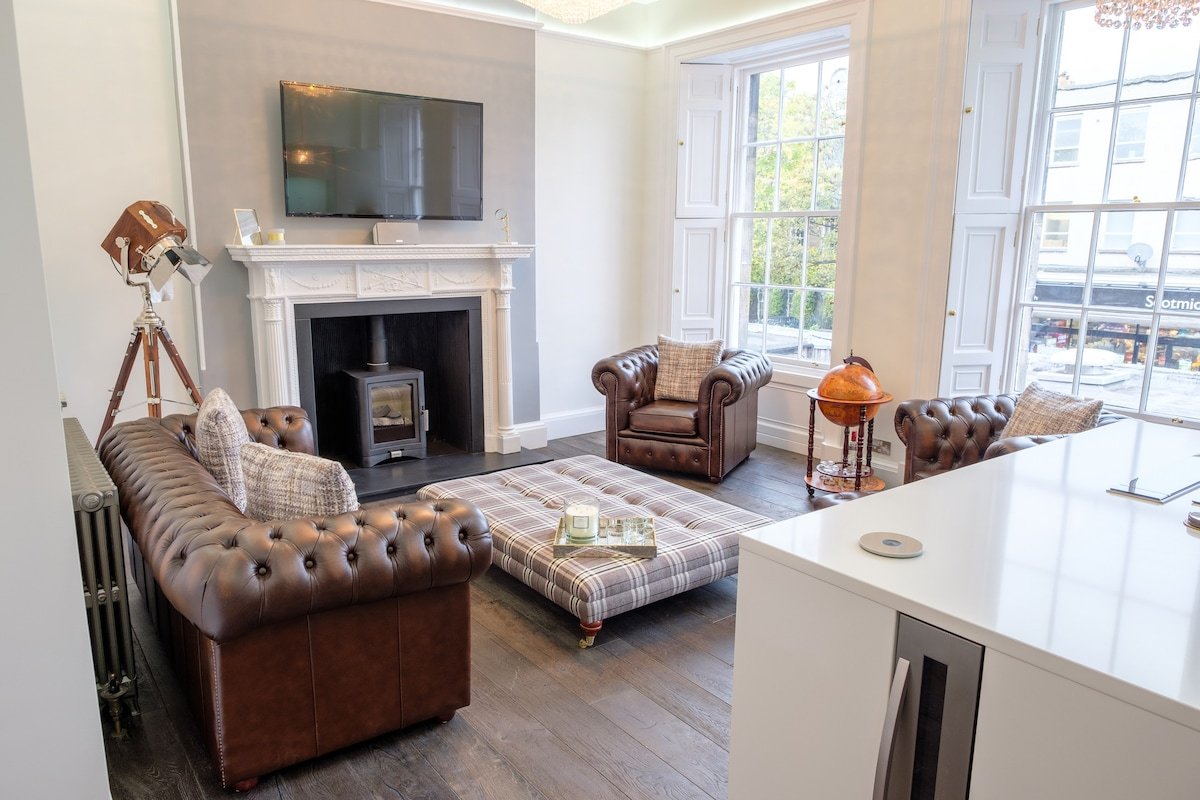 Central Luxury Townhouse *HEART OF STOCKBRIDGE* gallery image 2