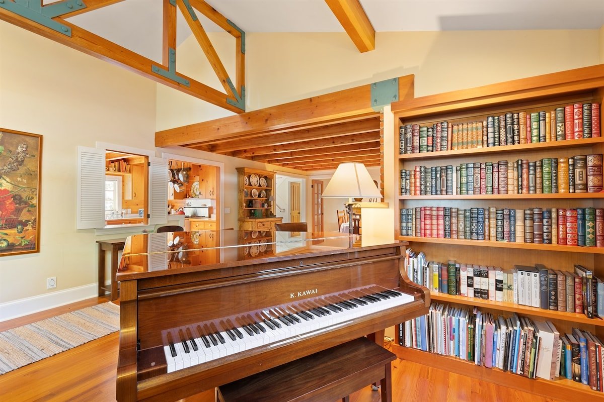 Luxury 4BR Retreat | Palo Alto Nr Stanford & Tech gallery image 3