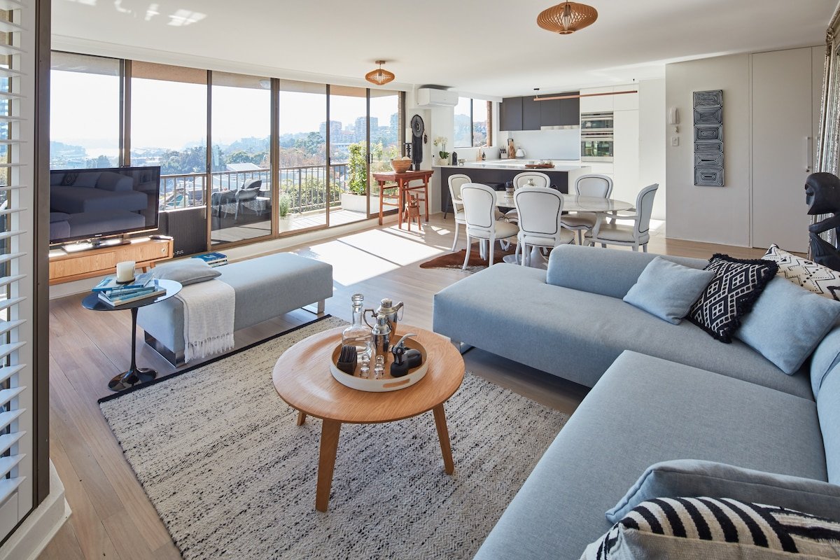Stunning Unit City Harbour Views + Parking +BBQ gallery image 3