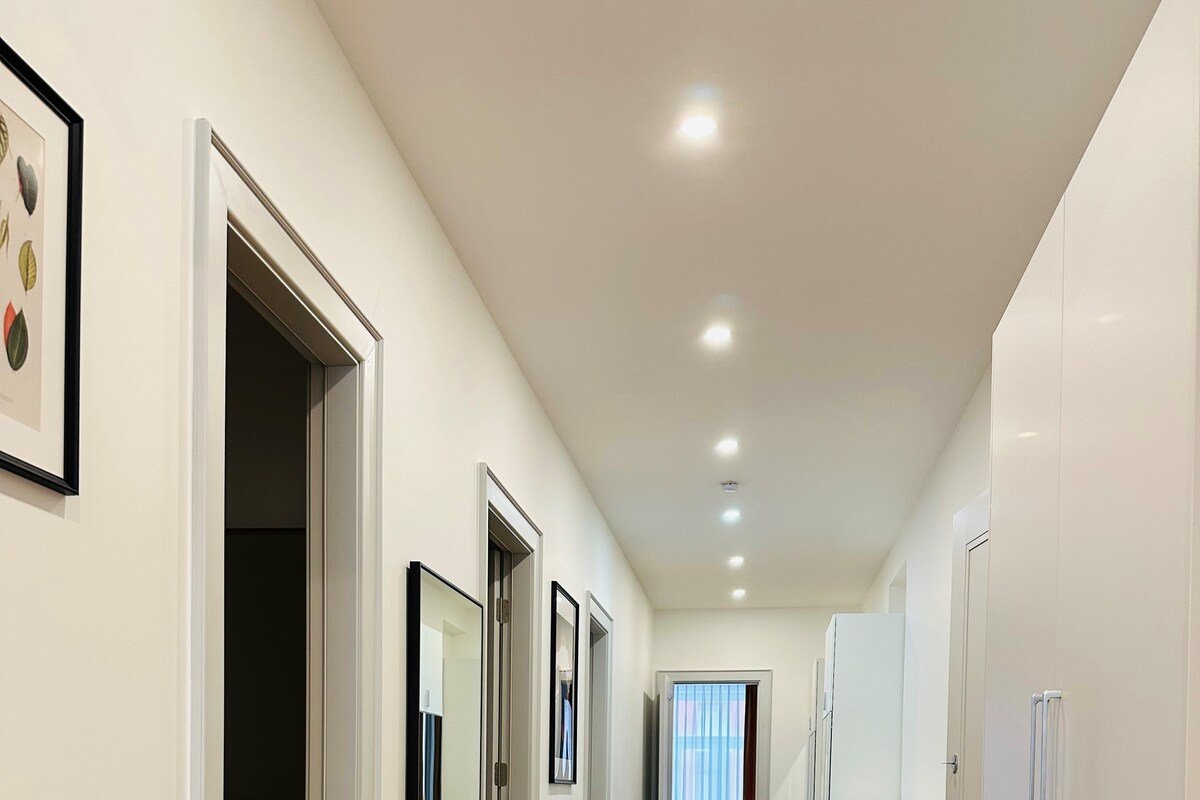 Spacious modern and central flat gallery image 5