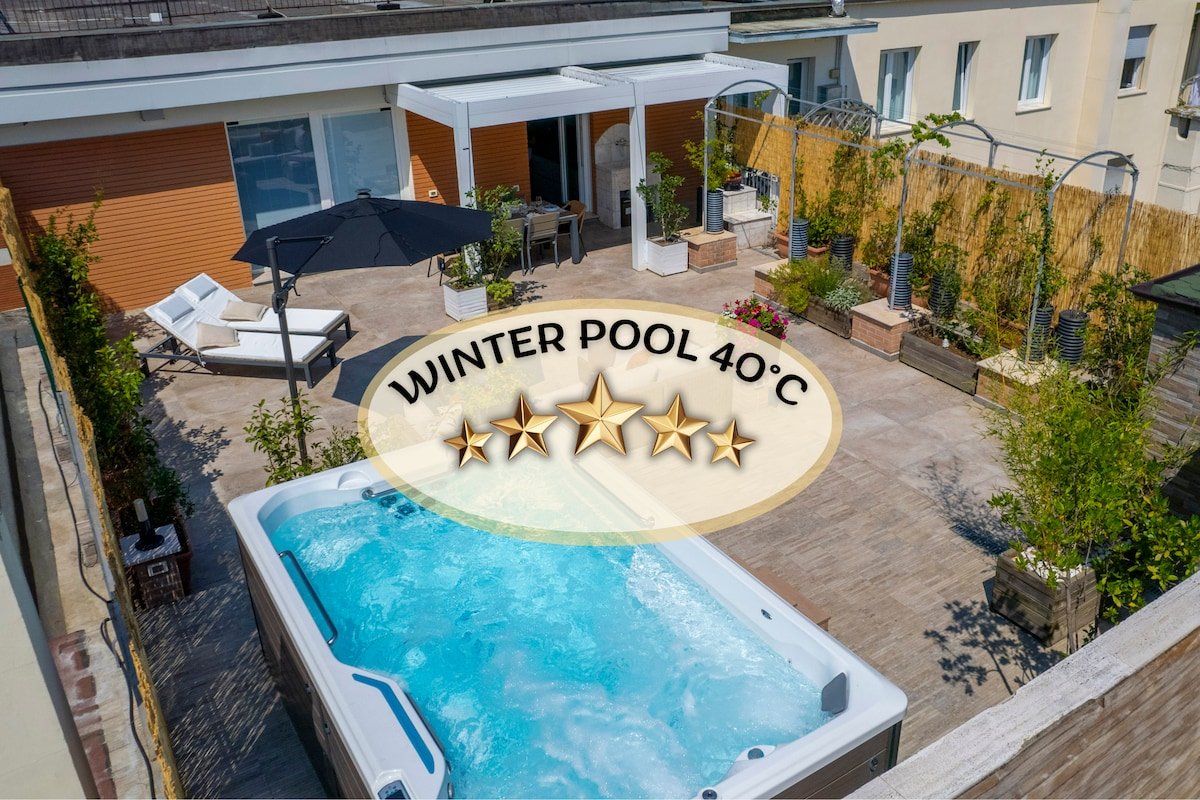 [Historic Centre] – Luxury Penthouse with Pool gallery image 2