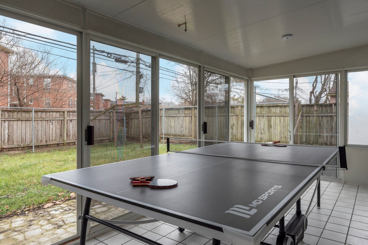 Pet Friendly Ranch by OSU | Ping Pong & Sunroom gallery image 4