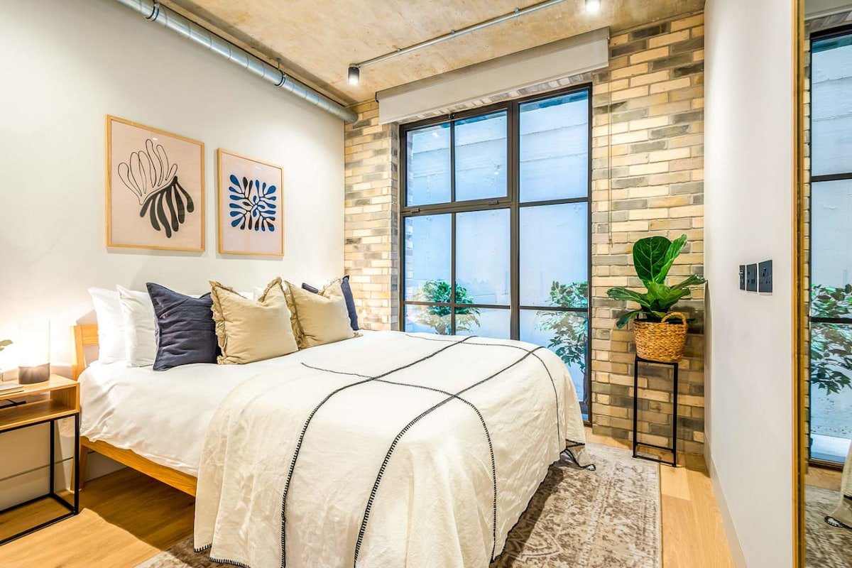 Large Luxury Contemporary Apt in Bloomsbury gallery image 5