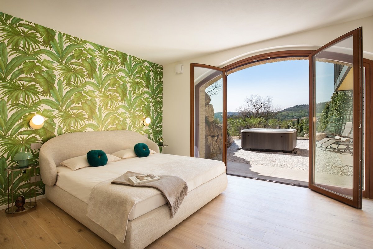 Luxury Villa Monte Orione Garda lakeview & Spa gallery image 5