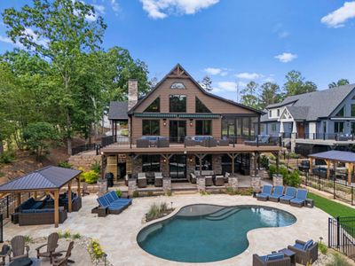 Sleeps 20 | Lakefront Retreat • Pool, Spa, Theatre
