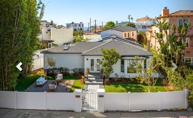 Coastal LA Retreat – Huge & Amazing Floor Plan gallery image 3