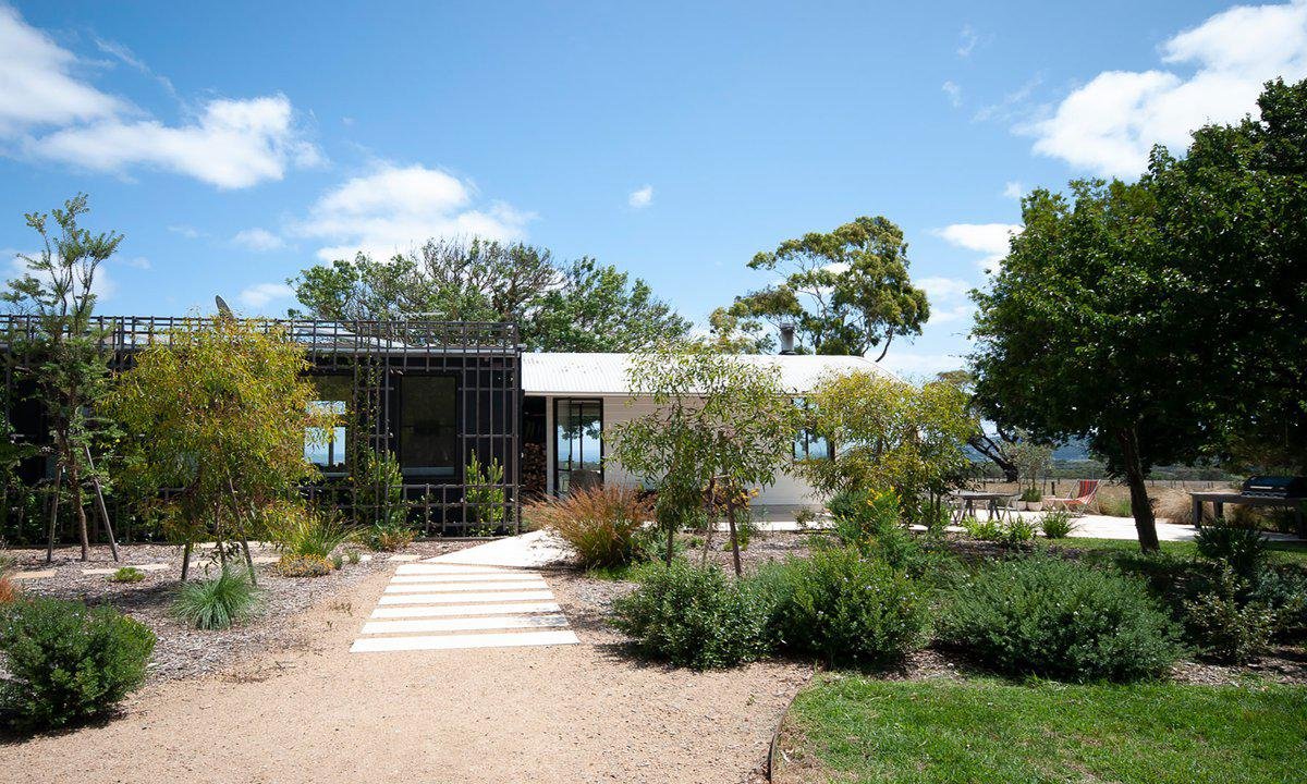 Red Hill Ridge – Luxury House and 2 Cottages