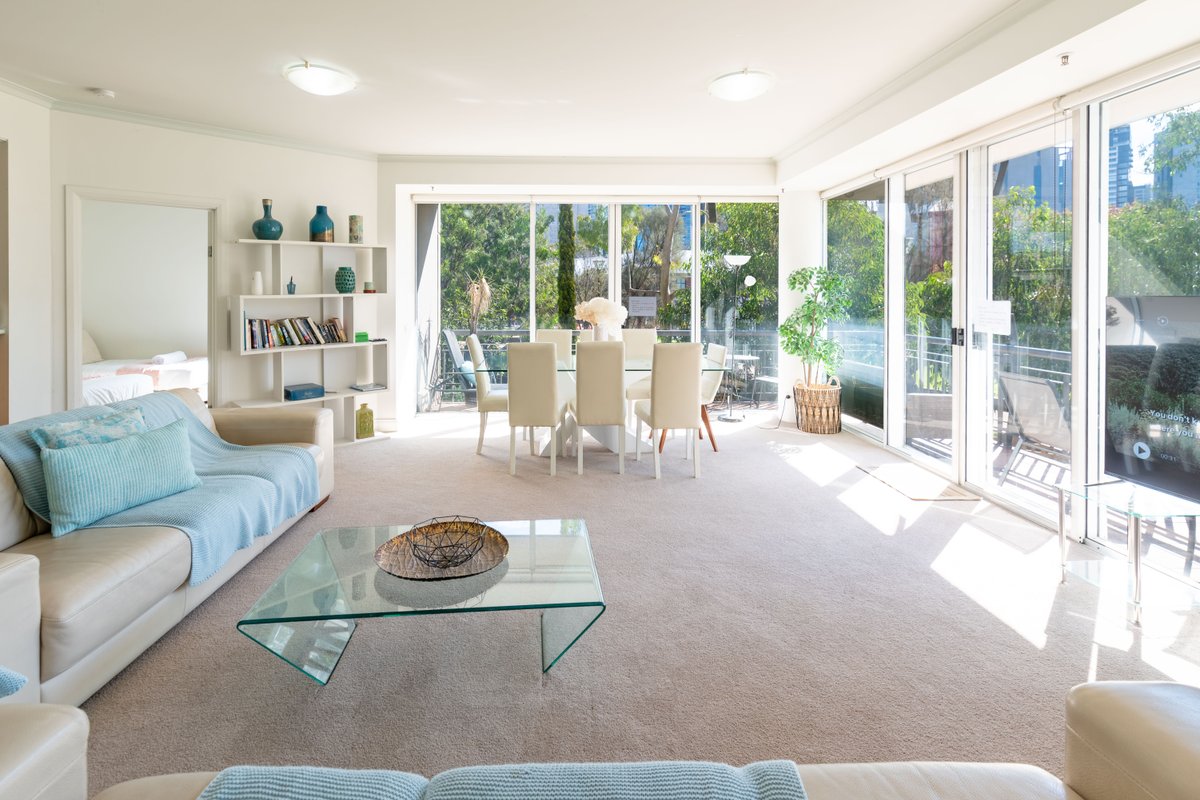 Large Bright 4 Bdrm Southbank apt