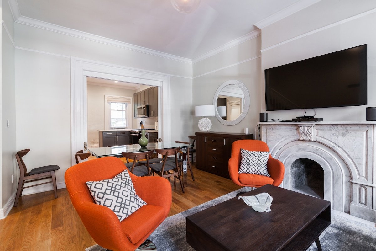 Modern Mid-Century Townhouse in Williamsburg! gallery image 4