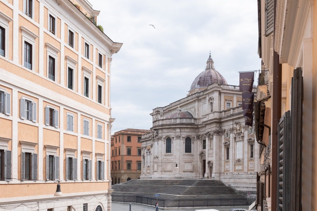 Modern and Top Designed Apartment-S.Maria Maggiore gallery image 5