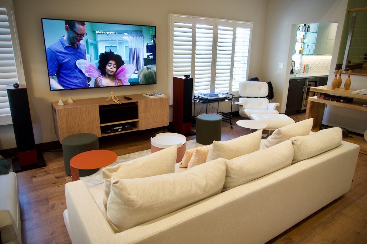 Palo Alto Modern Retreat gallery image 5