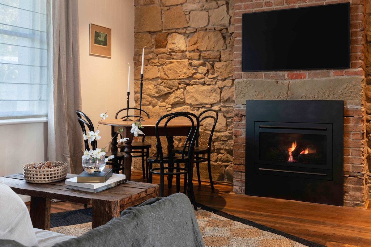 Collected/Places – Boutique Accommodation Hobart gallery image 2