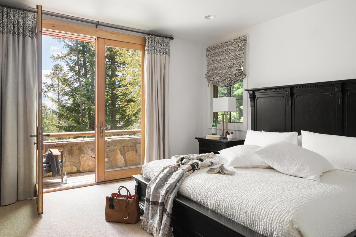 Outpost: Granite Ridge Chateau gallery image 2