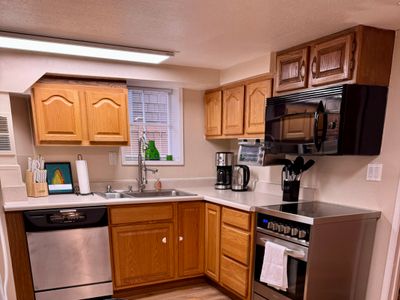 “Queen Bea”-Seattle-Basement