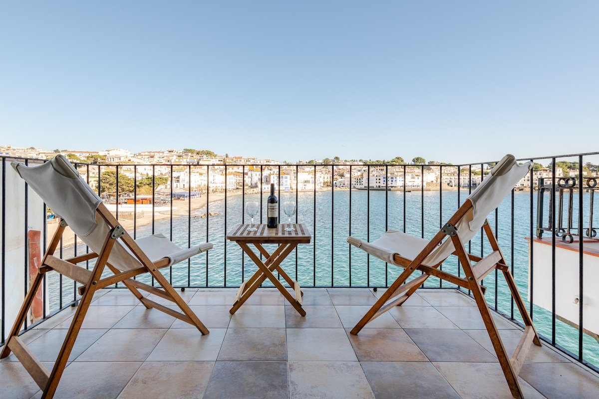 Casa a primera línea de mar en Cadaqués. gallery image 5