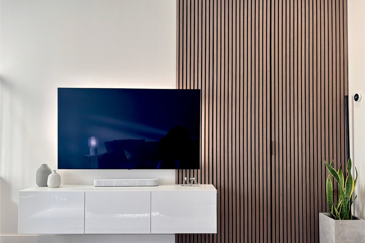 Modern 4BR House Near Downtown & Bishop Arts gallery image 4