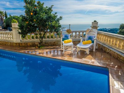 Villa Vista – Sea View, BBQ, Pool & A/C