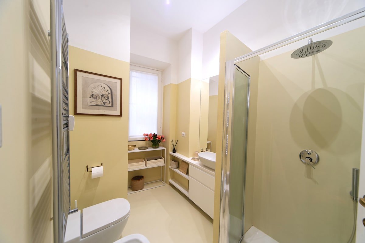 Bernini Stay, dreamy apartment at Trevi Fountain gallery image 4