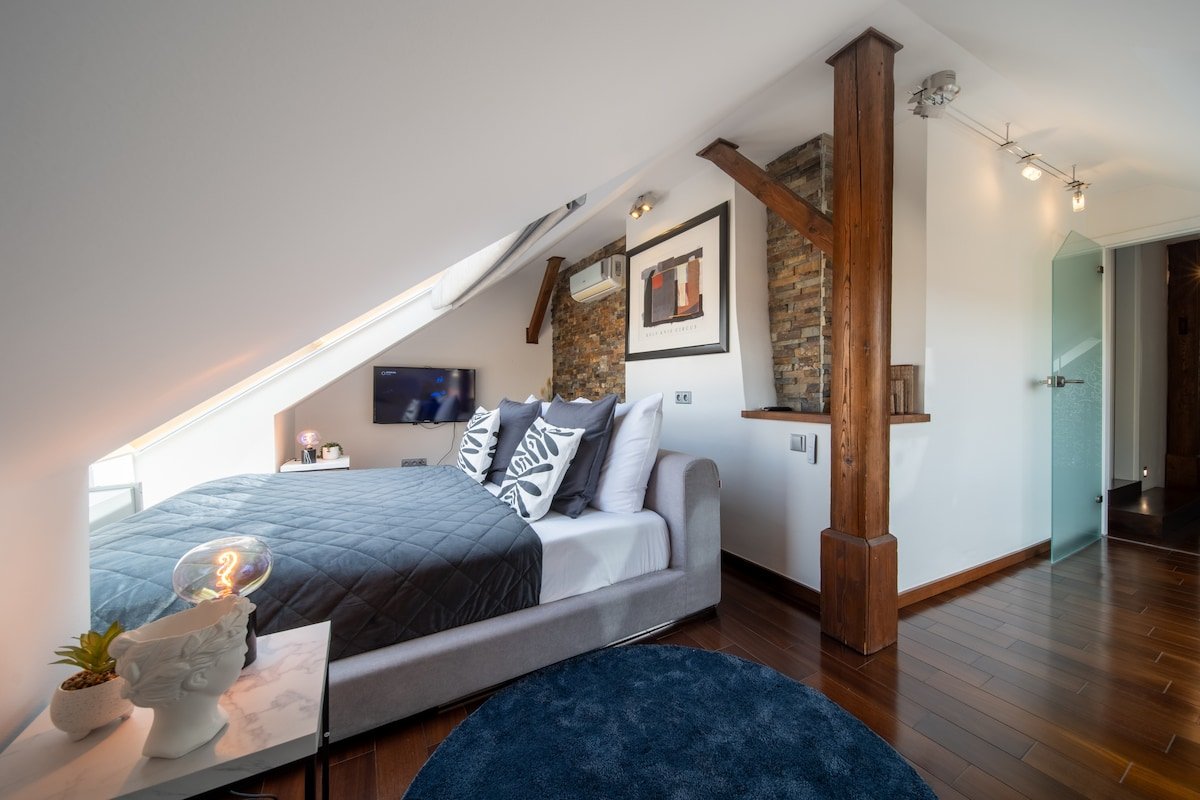 Castle View Presidential Apartment Foosball & Xbox gallery image 5