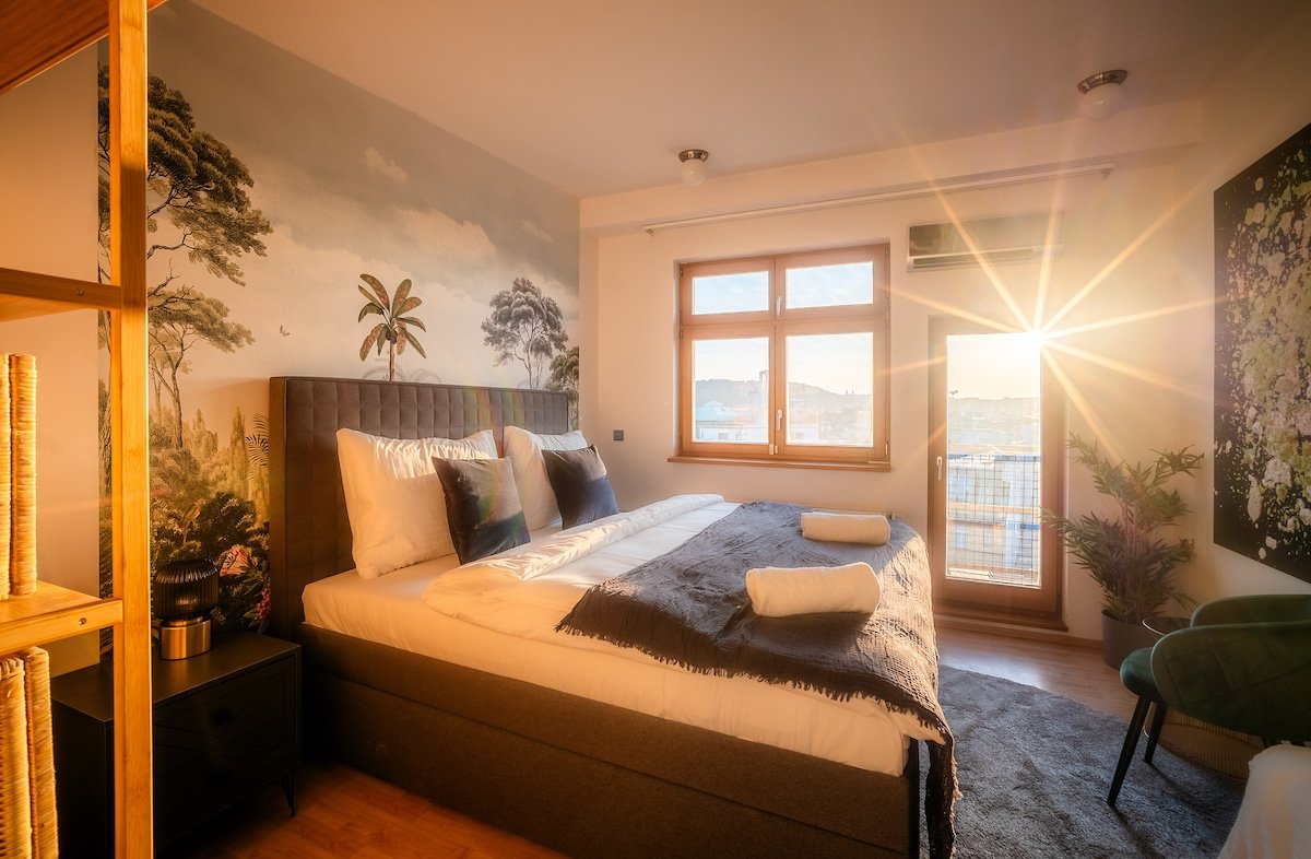 A/C LUX Rooftop APT 6BR+3.5Bath | Wenceslas square gallery image 5