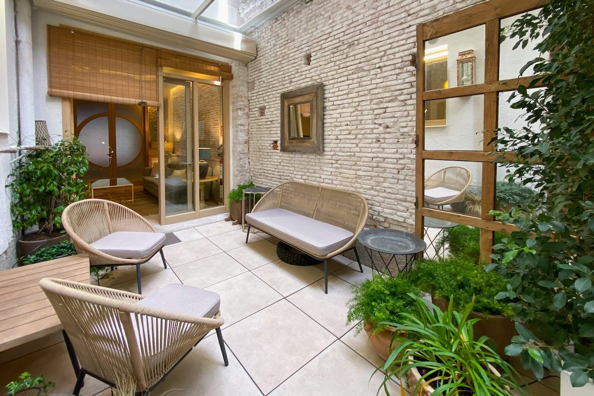 Unique apartment with patio by Justicia gallery image 5