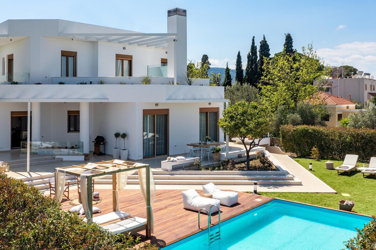 Love White Villa gallery image 3