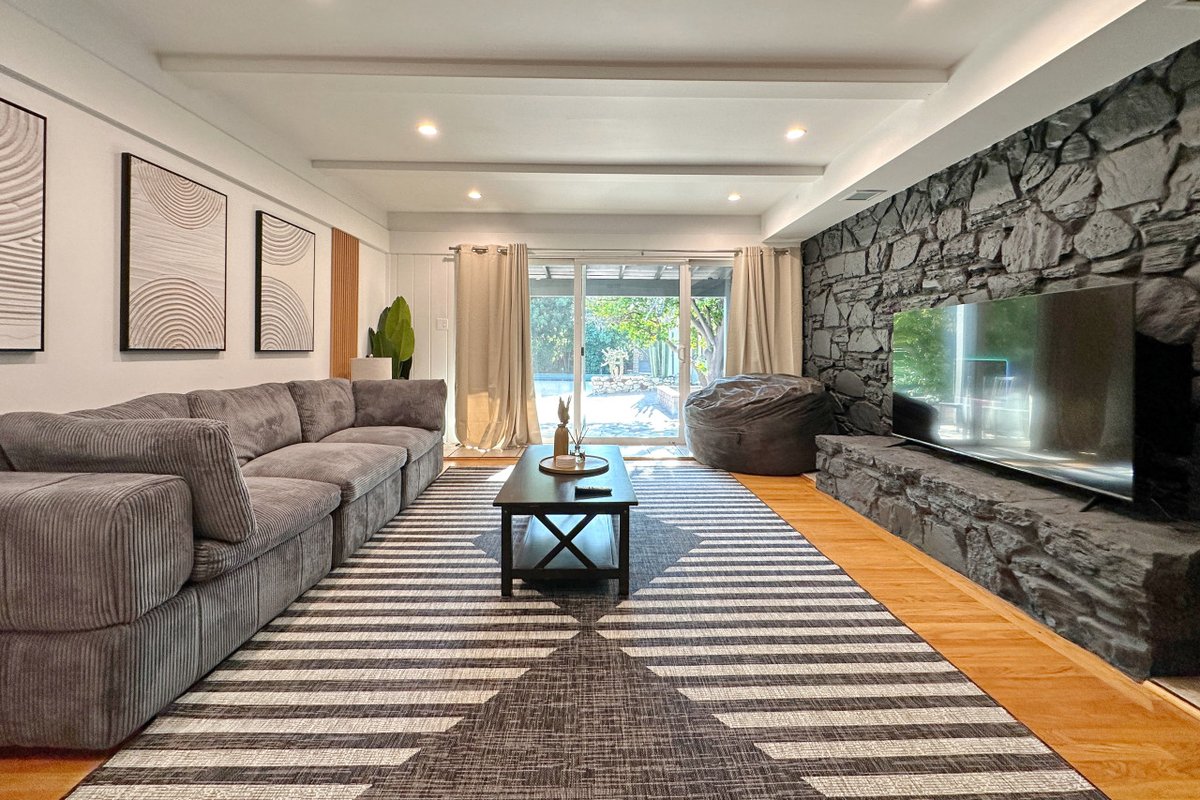 Spacious 6BR Poolside Paradise – LOU1 – UC