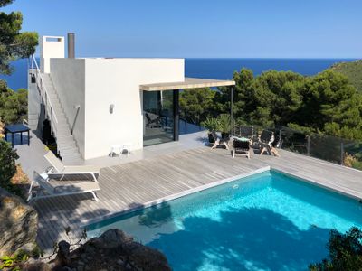 Modern Villa with spectacular view and a pool
