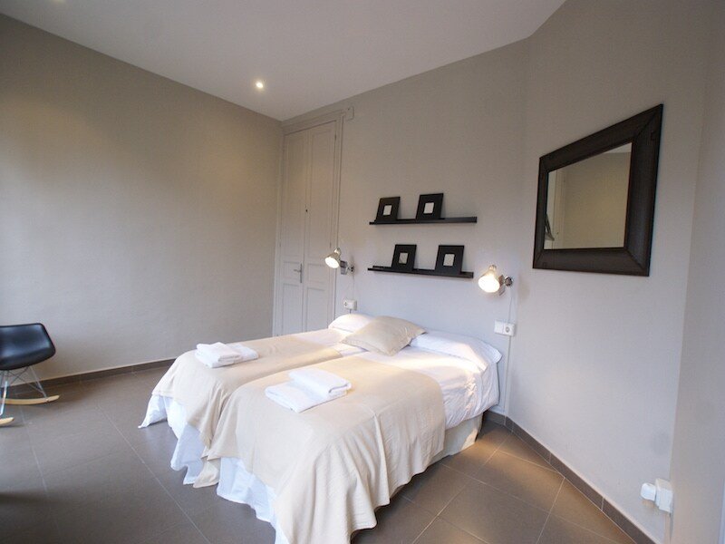 Apart. Familiar en Bcn Centro para 10 personas. gallery image 5