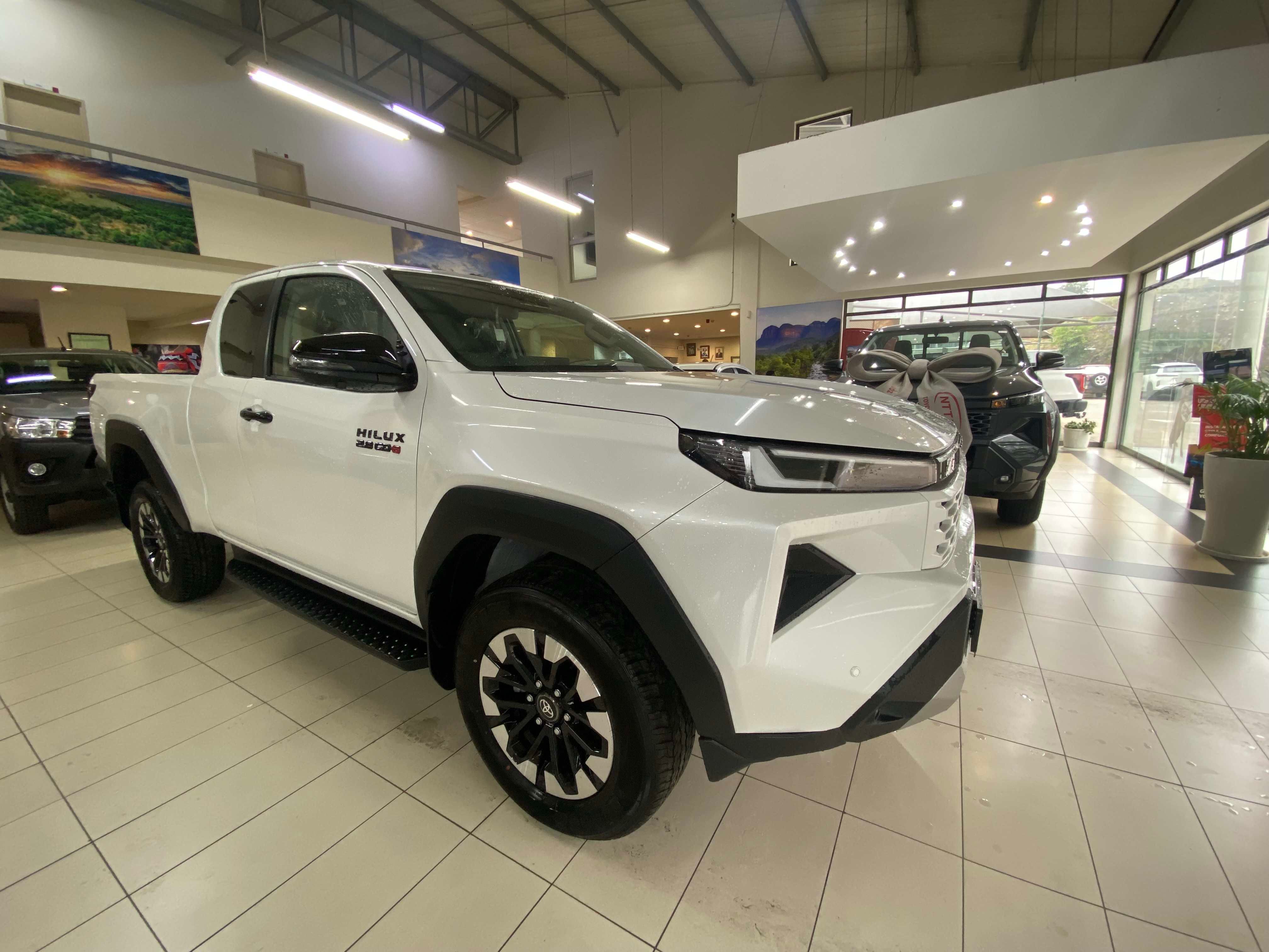 TOYOTA HILUX 2.8 GD-6 RB RAIDER X A T P U XTRA CAB for Sale in South Africa