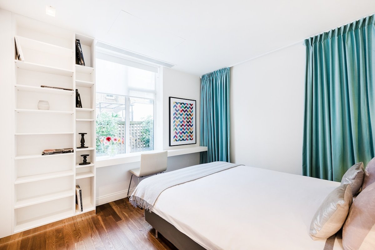 SOPHISTICATED BOUTIQUE APARTMENT gallery image 5