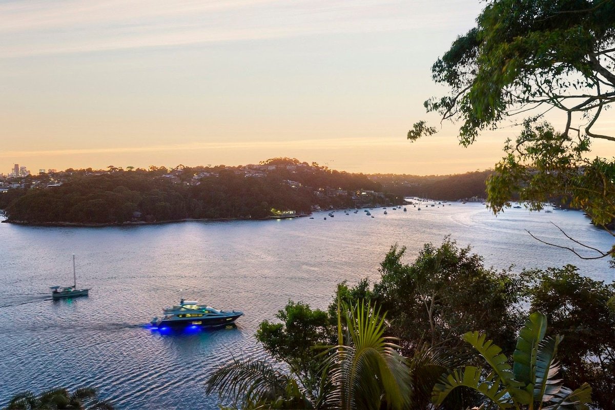 Cliff house & Grand harbour view gallery image 5