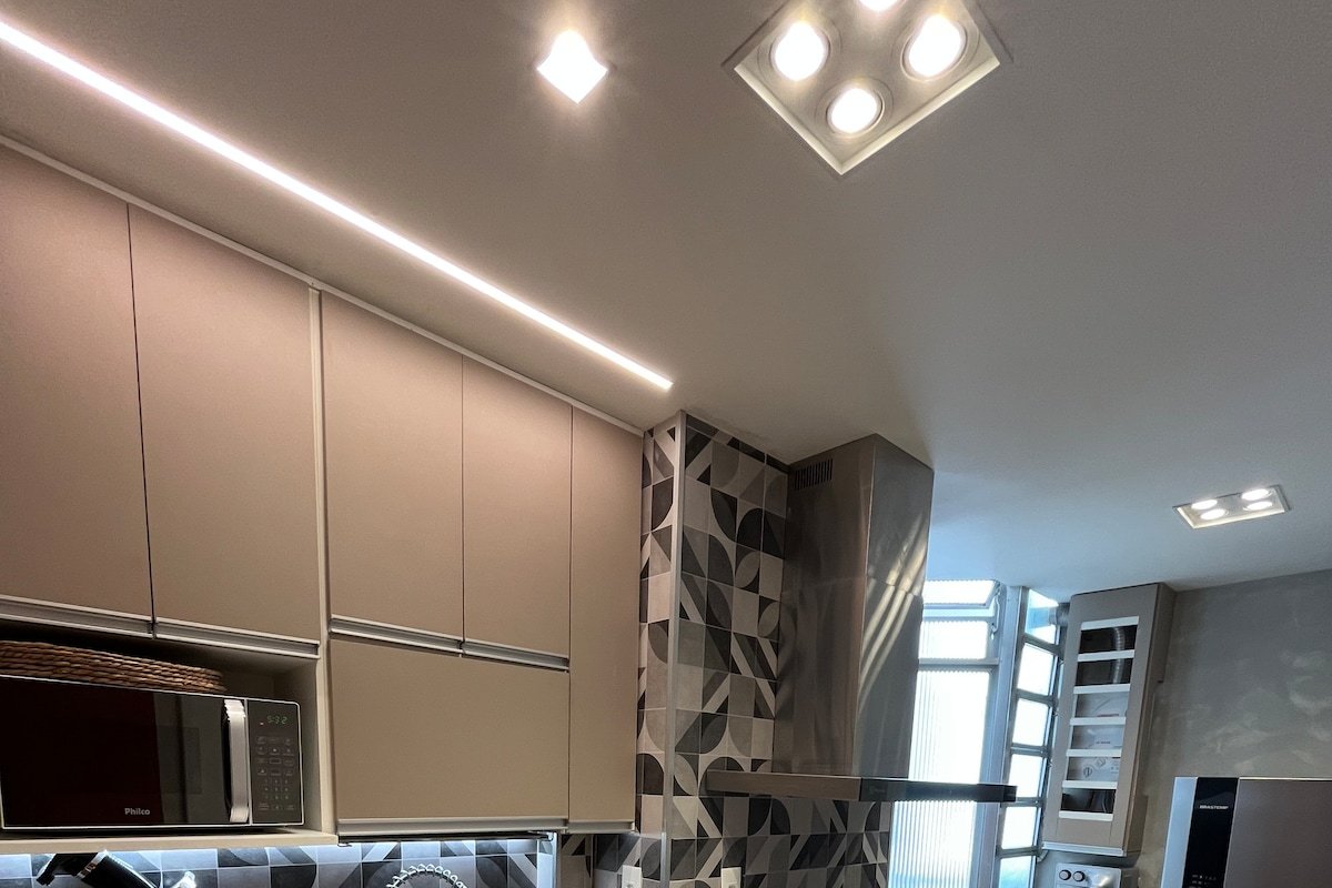 NOSSO COPA – Lindo 3 quartos na quadra da praia gallery image 4