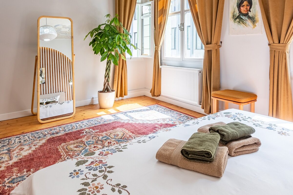 Artful Galata Gem: 4BR, 2BA, LR, Galata Tower View gallery image 4