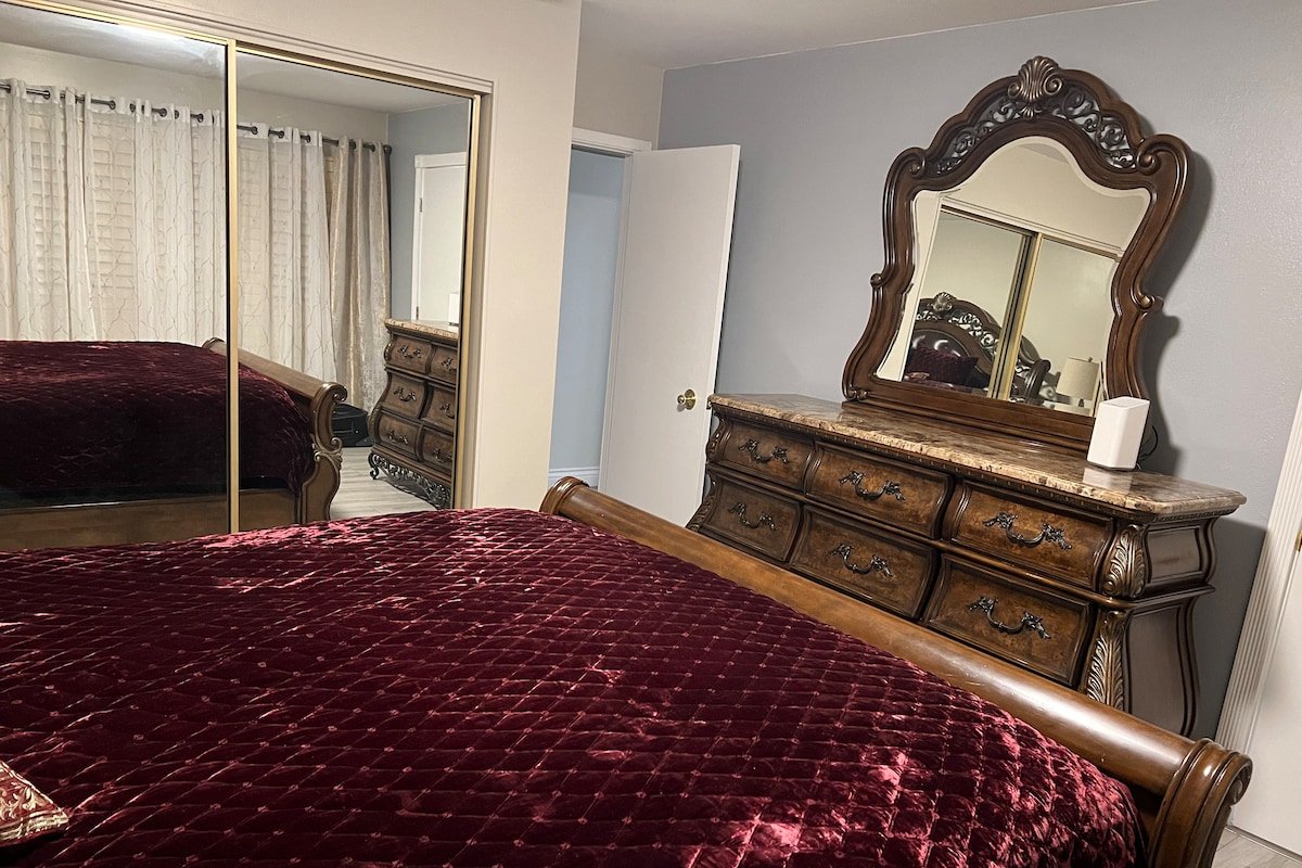 Las Vegas Luxury House/4BD3BA/Sleeps12/Pool/ gallery image 5